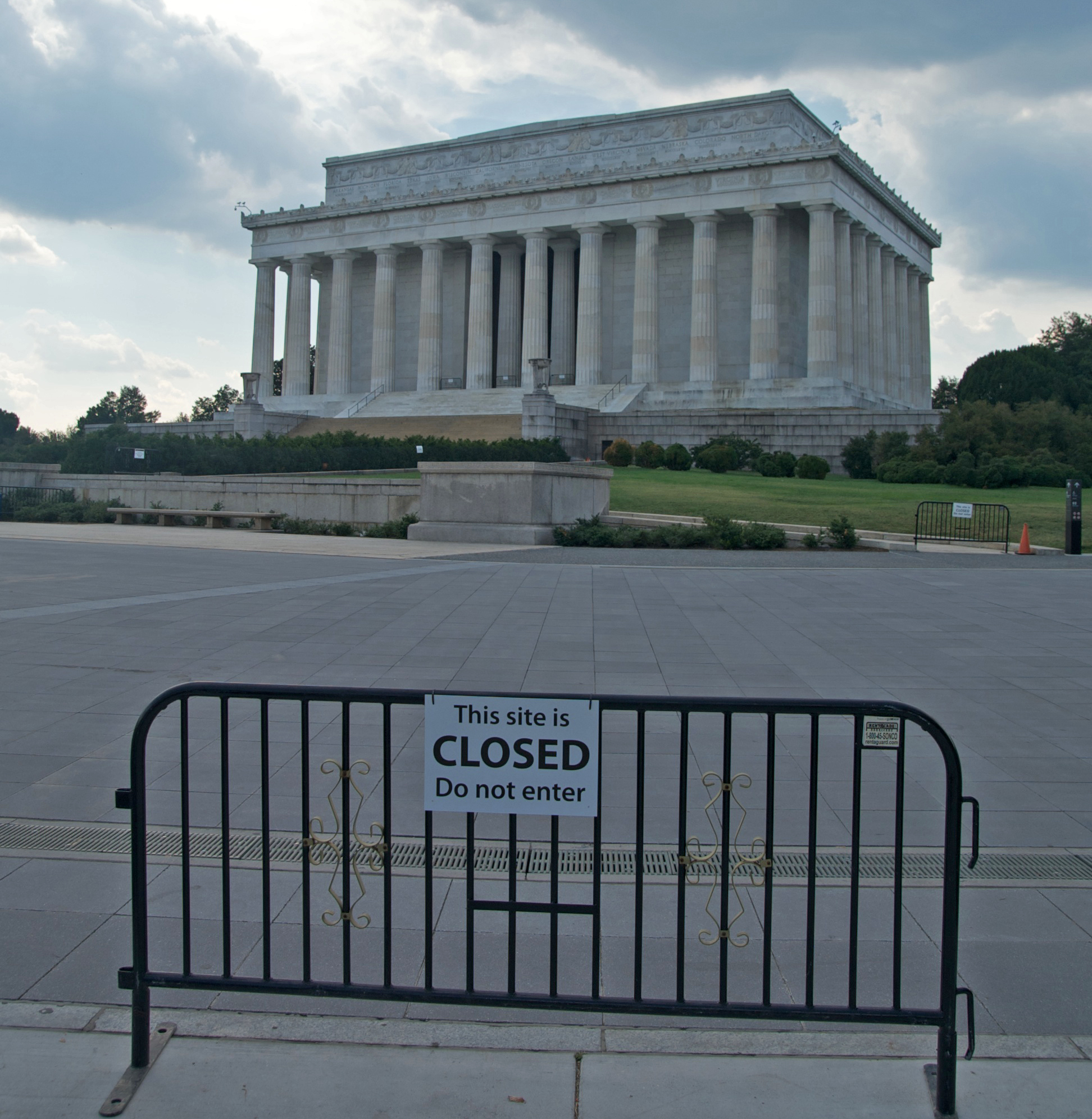 Lincoln Memorial with barriers during the 2013 government shutdown